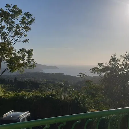 Casa Maddi Con Vista Mare Vicinissima Al Centro Isola D'elba アパート