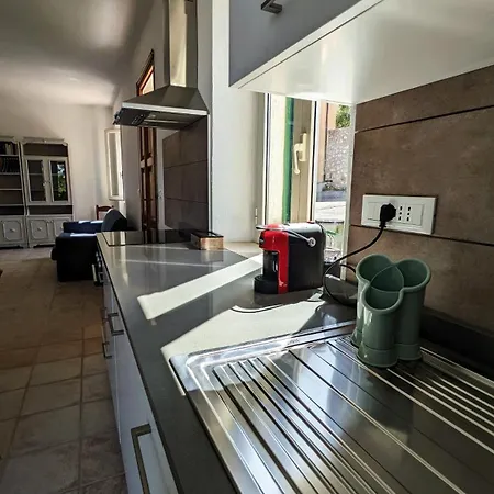 Casa Maddi Con Vista Mare Vicinissima Al Centro Isola D'elba *