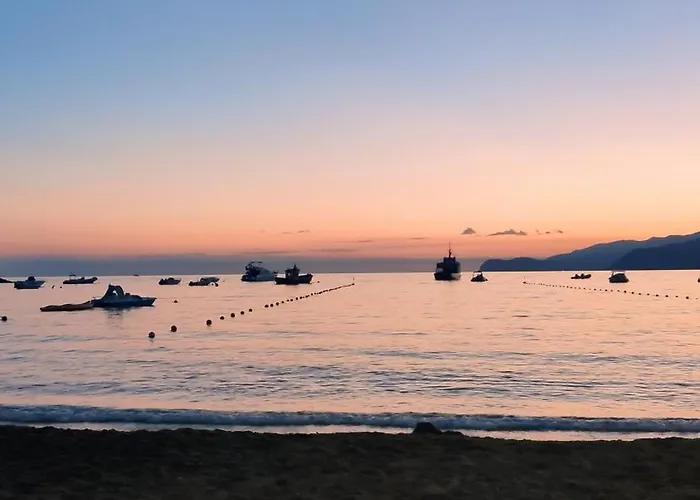 Casa Maddi Con Vista Mare Vicinissima Al Centro Isola D'elba *