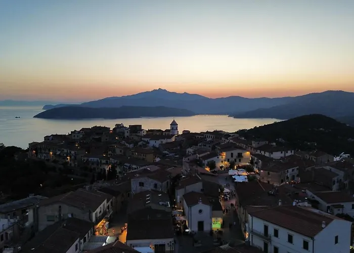 Casa Maddi Con Vista Mare Vicinissima Al Centro Isola D'elba *